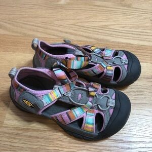 Keen Pink Closed Toe Caged Sandals Sz 2 Kids Girls Outdoors Hiking